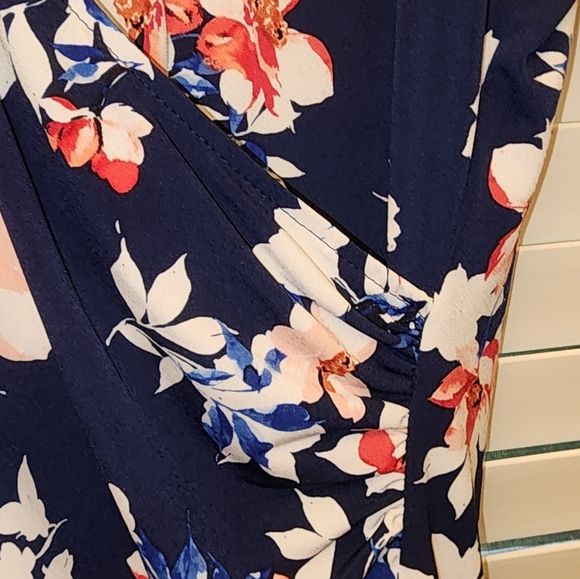 Elle Figure Flattering Navy Floral Dress XXL - Picture 3 of 6